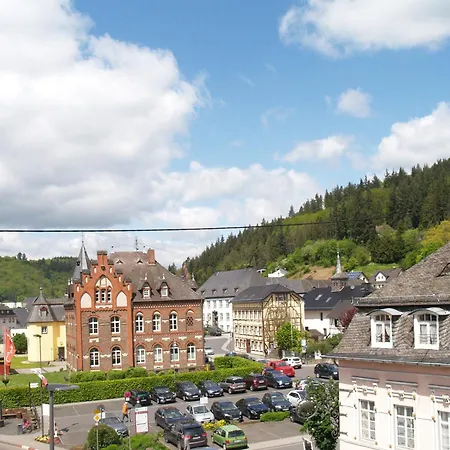 Appartement Ganzes Haus, Zentrale Lage Nuerburgring *