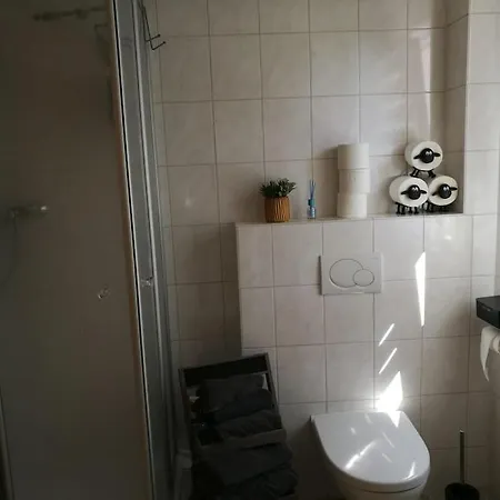 Ganzes Haus, Zentrale Lage Nuerburgring דירה אדנאו