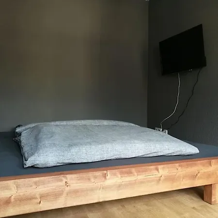 Ganzes Haus, Zentrale Lage Nuerburgring 아파트 아데나우