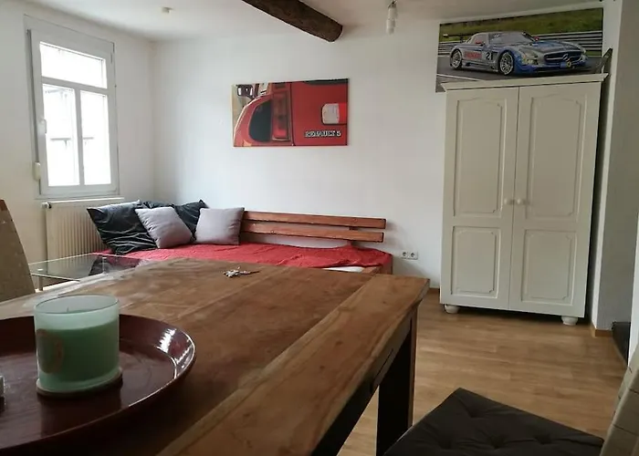 Ganzes Haus, Zentrale Lage Nuerburgring