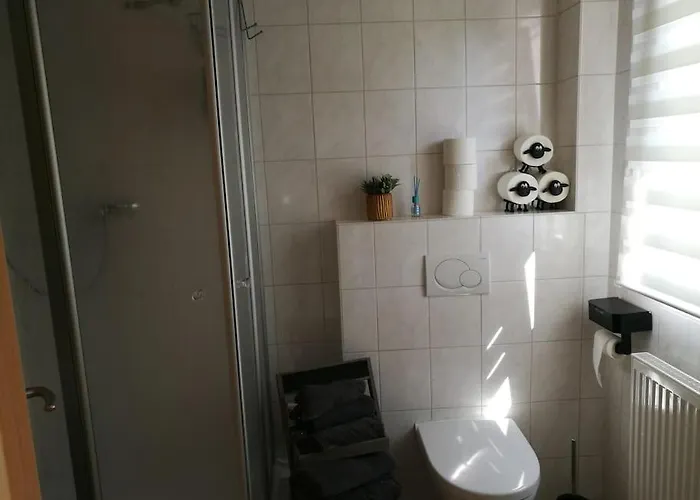 Ganzes Haus, Zentrale Lage Nuerburgring 아파트 아데나우